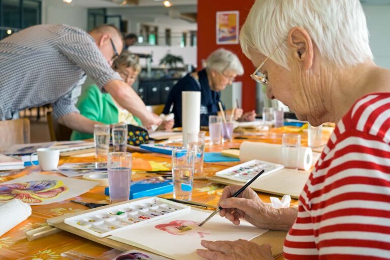 Everlan of Louisville | Woman working on watercolor painting